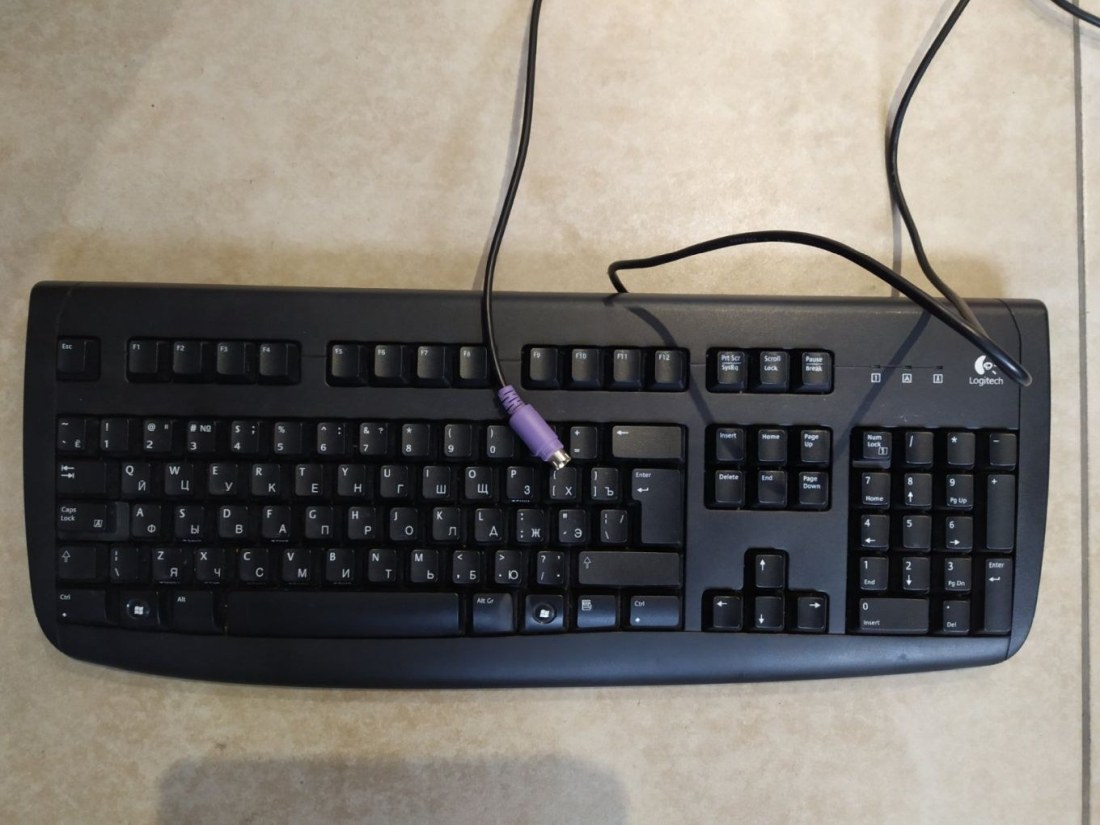 Клавиатура Logitech Y-San76 черная USB..БУ Клавиатура Logitech Y-San76 черная USB..БУ