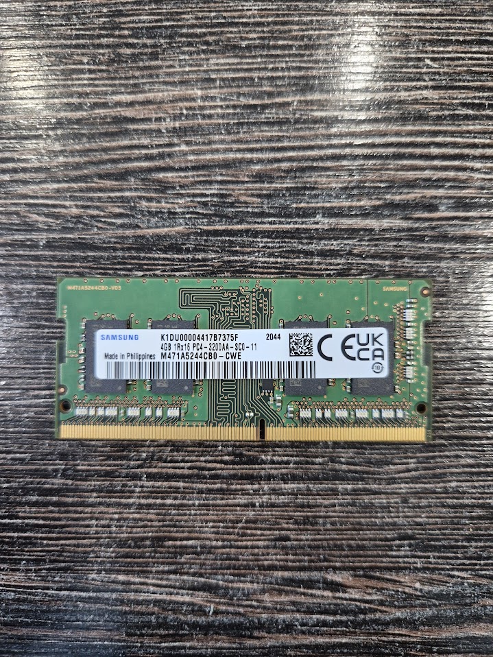 Модуль SODDR4 RAM для ноутбука 4GB Samsung PC4-25600 M471A5244CB0-CWE !БУ!