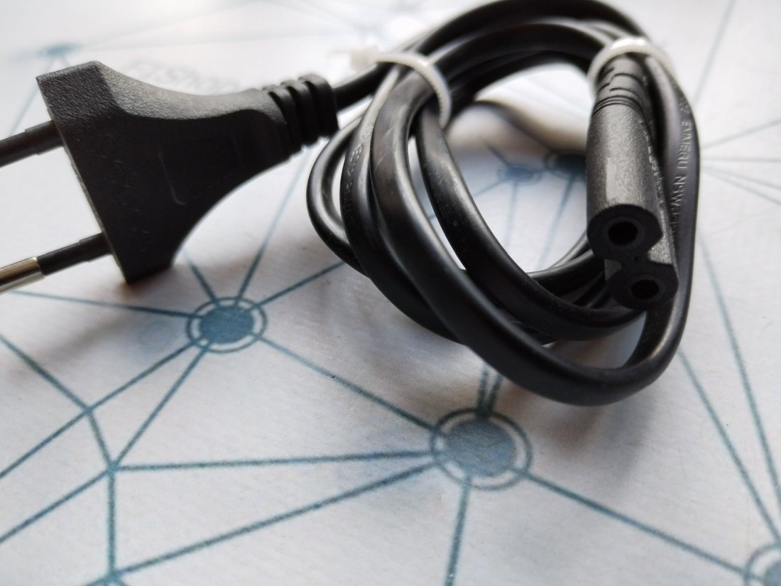 Кабель питания для аудио/видеотехники техники 2-pin 'восьмерка' (PC-184) Кабель питания для аудио/видеотехники техники 2-pin 'восьмерка' (PC-184)