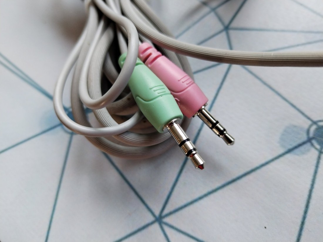 Наушники c микрофоном Senicc ST-2688, 20-20000 Гц, кабель 2 м БУ Наушники c микрофоном Senicc ST-2688, 20-20000 Гц, кабель 2 м БУ