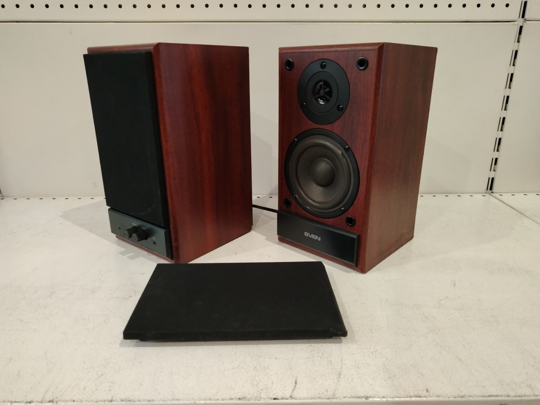 Акустика SVEN SPS-702, 2.0, (RMS) 40 Вт, 40-22000 Гц, МДФ, цвет (орех), БУ Акустика SVEN SPS-702, 2.0, (RMS) 40 Вт, 40-22000 Гц, МДФ, цвет (орех), БУ